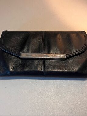 b. makowsky Black Leather Tri-fold Wallet with Silver Bar